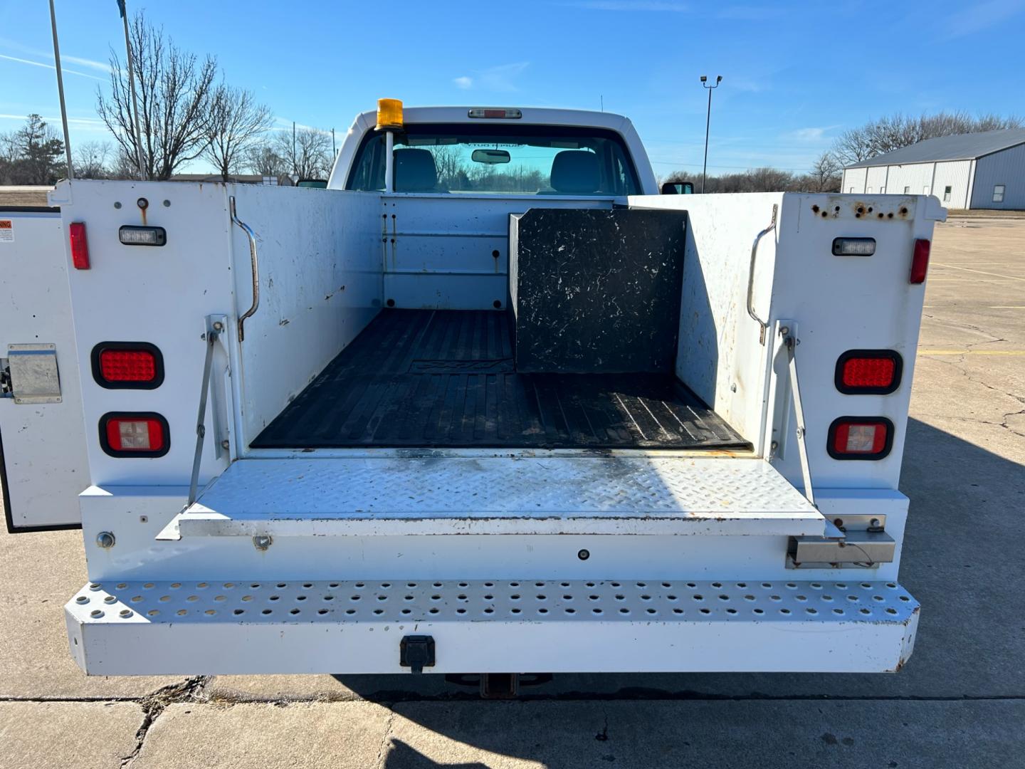 2015 White /Gray Ford F-250 SD (1FDBF2A62FE) with an 6.2L V8 F SOHC 16V engine, 6-Speed Automatic transmission, located at 17760 Hwy 62, Morris, OK, 74445, (918) 733-4887, 35.609104, -95.877060 - Photo#14